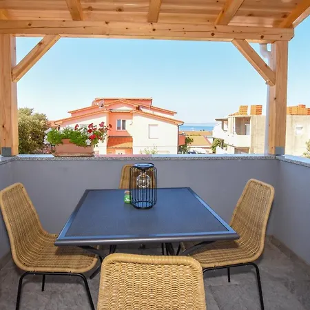 With A Parking Space Mandre, Pag - 18839 Appartement Kolan