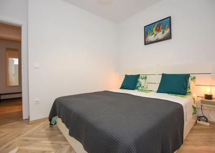Appartement With Parking Space Mandre, Pag - 18839 Kolan