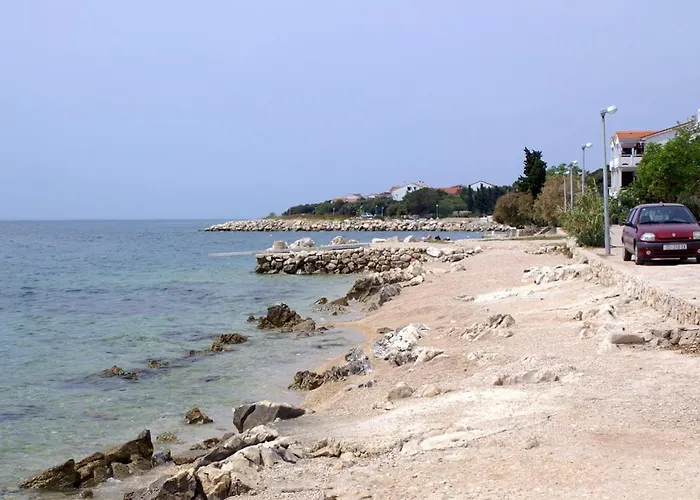 With Parking Space Mandre, Pag - 18839 شقة *