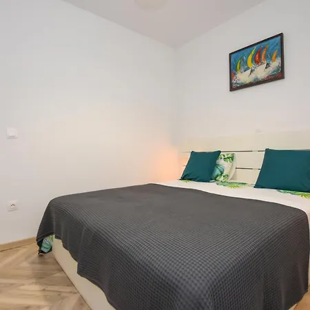 Appartement With Parking Space Mandre, Pag - 18839 Kolan