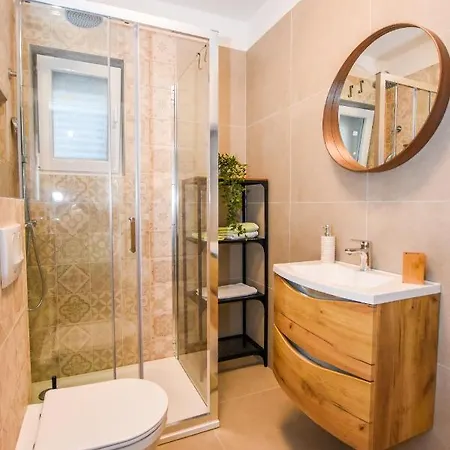 Apartament With A Parking Space Mandre, Pag - 18839 Kolan