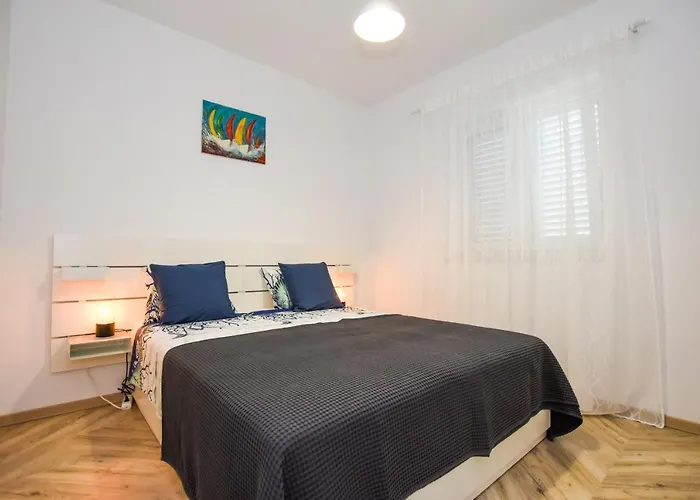 Apartman With Parking Space Mandre, Pag - 18839 *