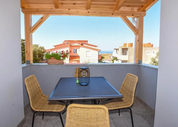 With Parking Space Mandre, Pag - 18839 Apartman Kolan